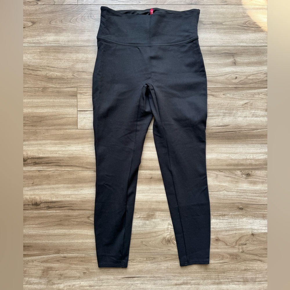 Spanx Women's Black Ponte Ankle
Leggings Pants Size Medium EUC